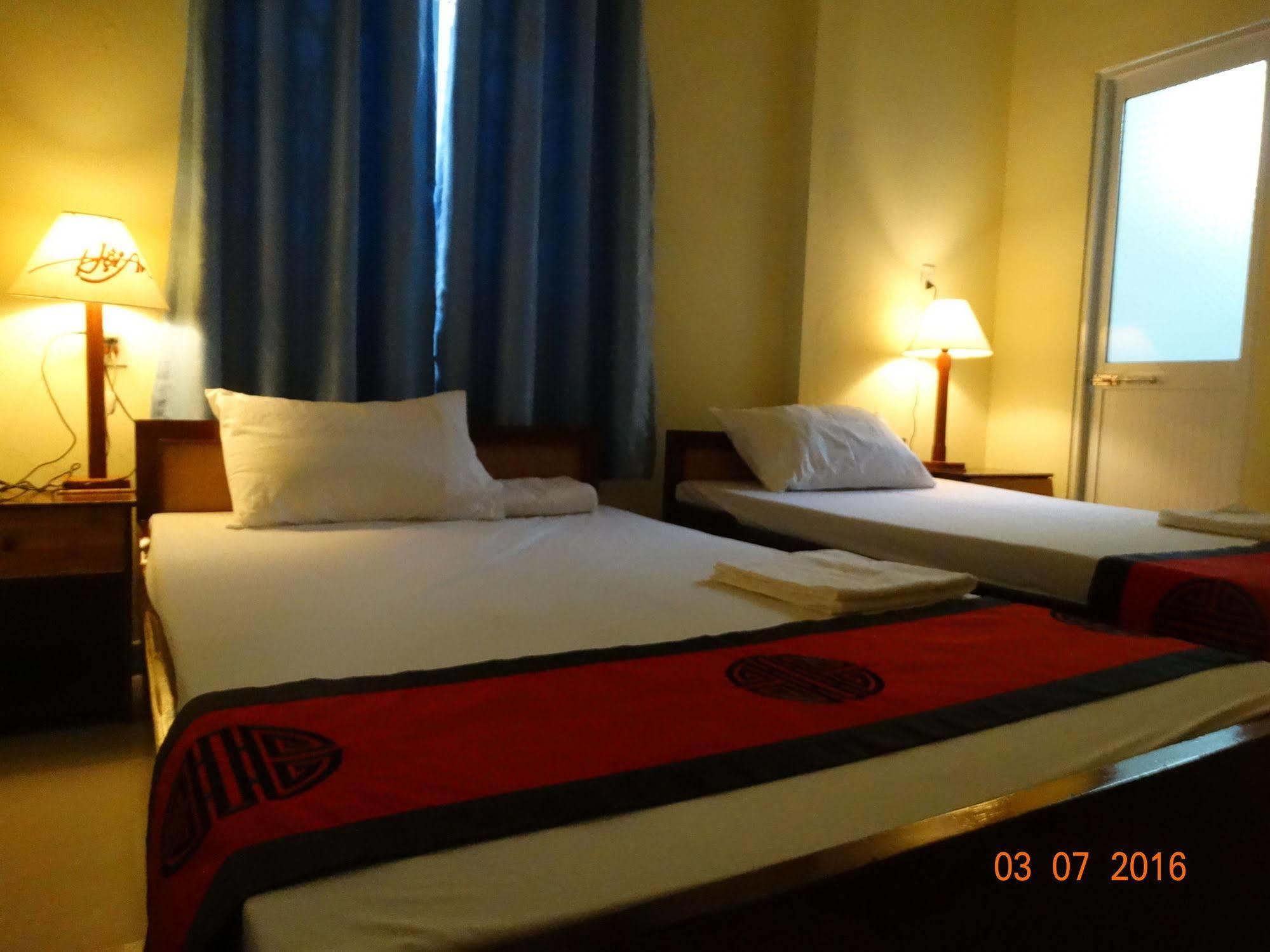 הוי אן Yellow House Homestay מראה חיצוני תמונה