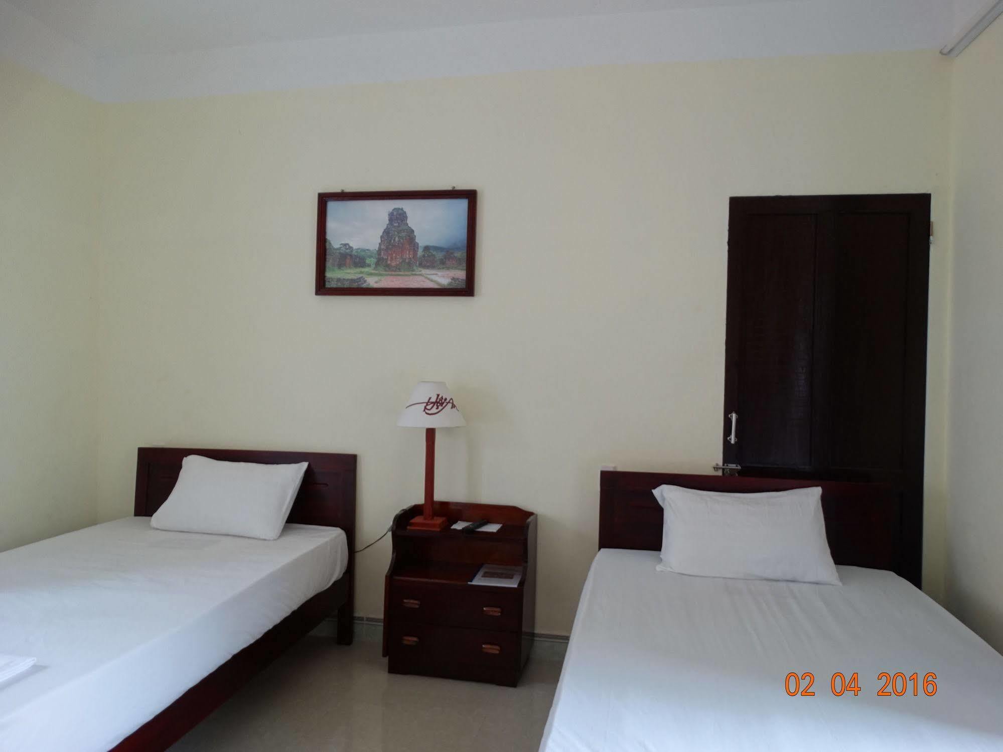הוי אן Yellow House Homestay מראה חיצוני תמונה